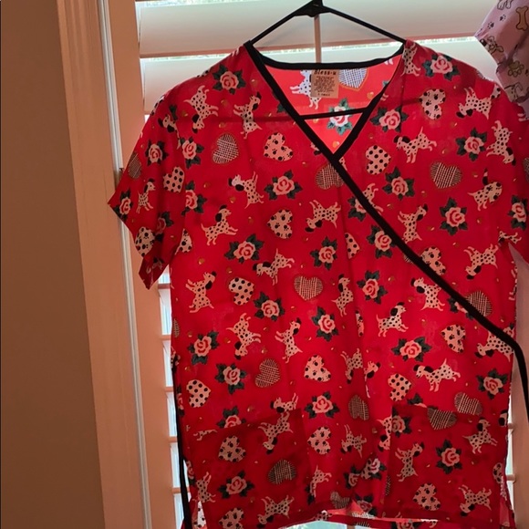 Scrub tops - Picture 7 of 8